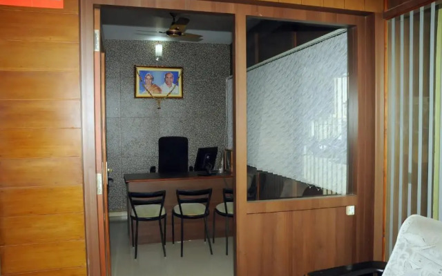 Vishnu Residency By OYO Rooms