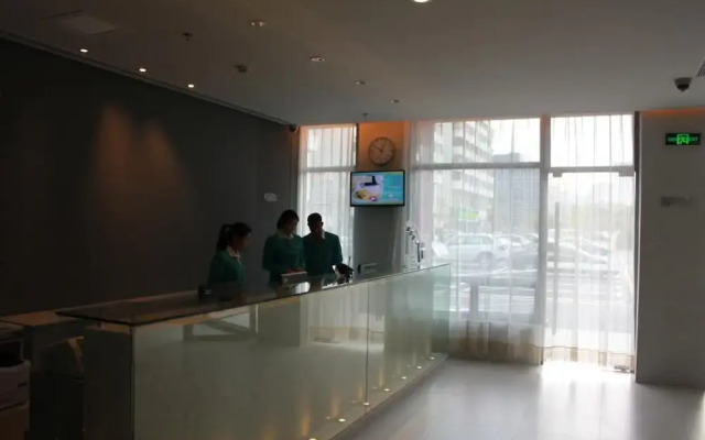 Jinjiang Inn Xiangzhou Inter-city Bus Station Hotel