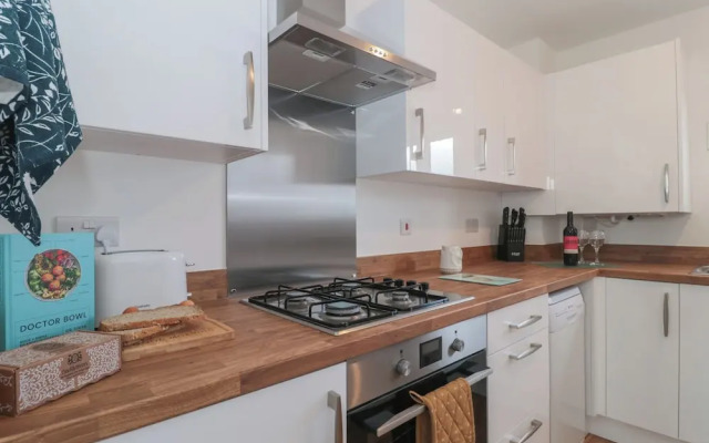 Cotswold Outlet Coach House