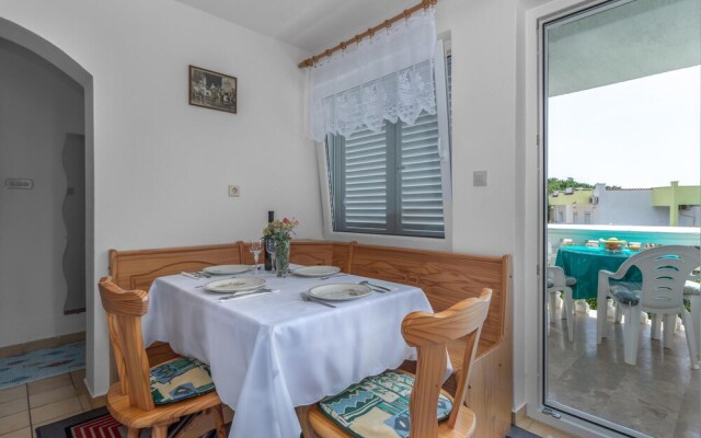Beautiful Apartment in Klenovica With Wifi and 2 Bedrooms