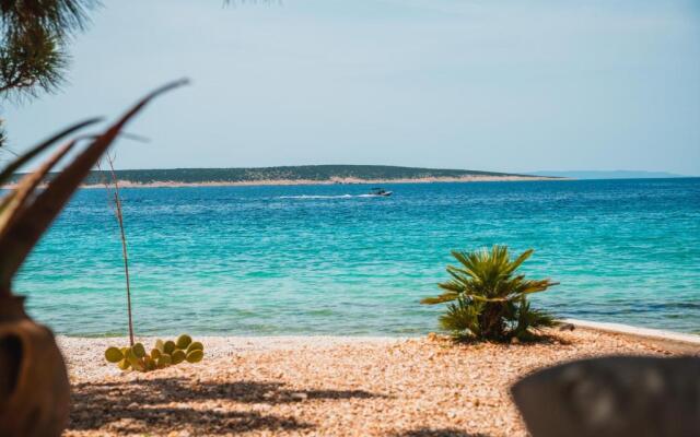 Beautiful house next to the sea