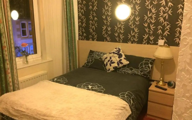 Alderlea House
