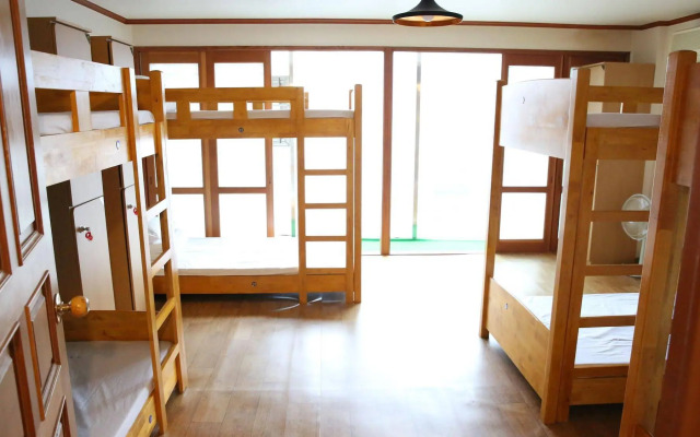 Yes Guesthouse - Hostel