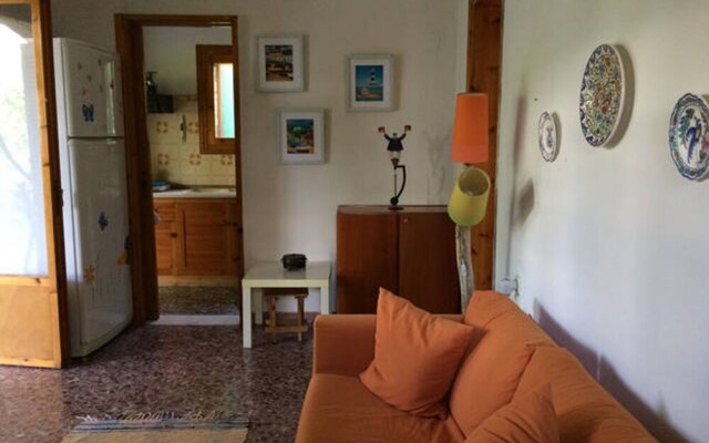 House With 2 Bedrooms in Agii Apostoli, With Enclosed Garden and Wifi