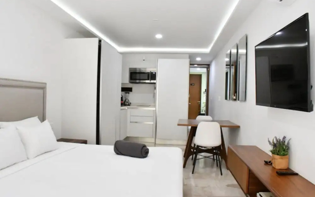 Luxury Apartment on 5th Av -One Paralia