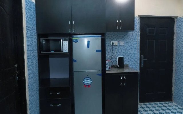 Charming 3-bed Apartment in Transe Ekulu Phase 6