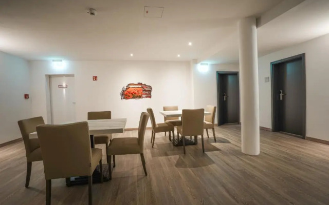Ruhr Inn Hotel & Hostel