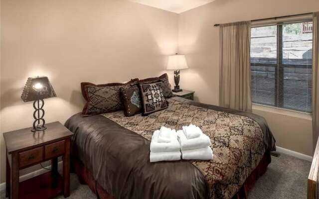 White Mountain Paradise - Four Bedroom Cabin