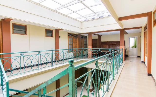 Super OYO 890 Dewi Fortuna Guest House