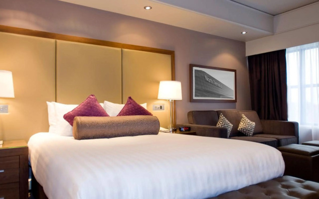 Sandman Signature London Gatwick Hotel
