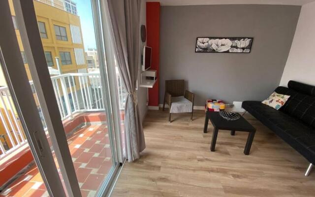 los Cristianos, céntrico piso a 100 metros de la playa