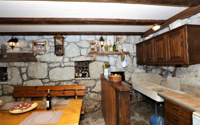 Holiday house in stone with heated pool