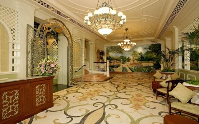 Hong Kong Disneyland Hotel