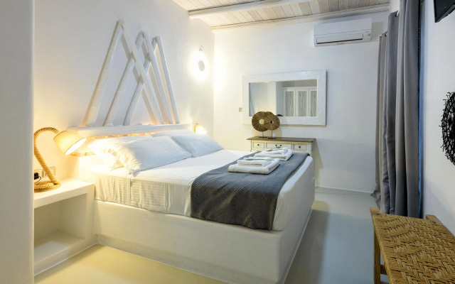 Blue Waves Suites & Apartments To Kyma