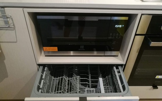 Modern 1 Bedroom in Tranquil Parklands