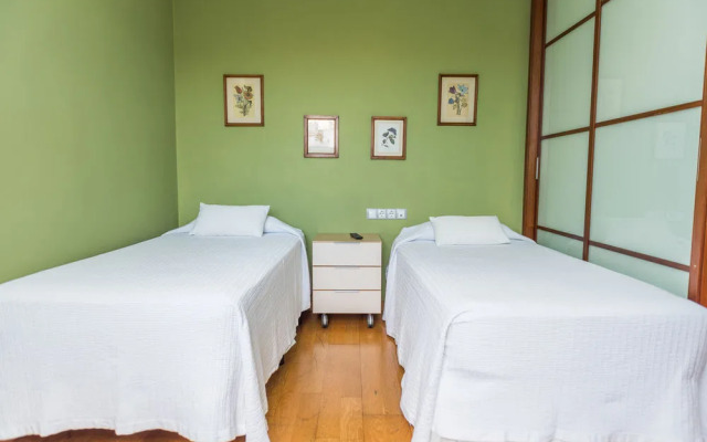 Ana's Guest House Barcelona B&B