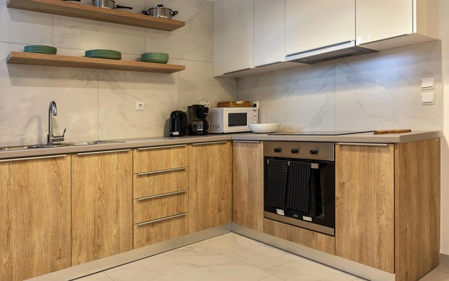 Elegant, spacious & minimalist aptm w/balcony