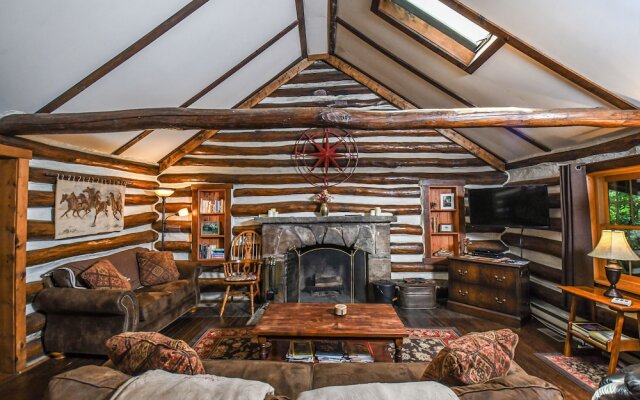 Tucked Inn 4 Bedroom House