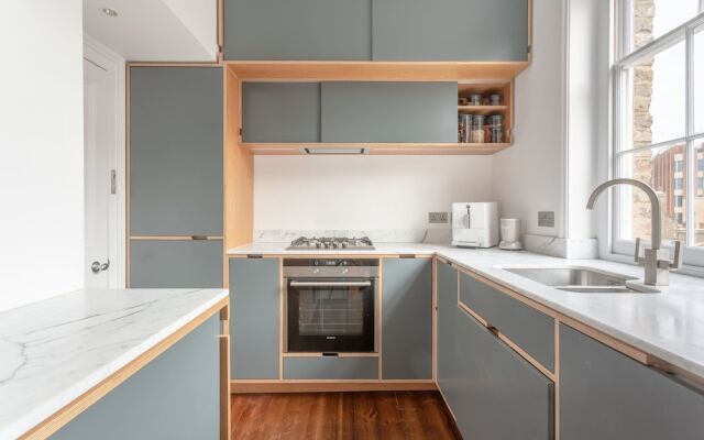 Modern 2 Bedroom Apartment With Balcony Close To Borough tube