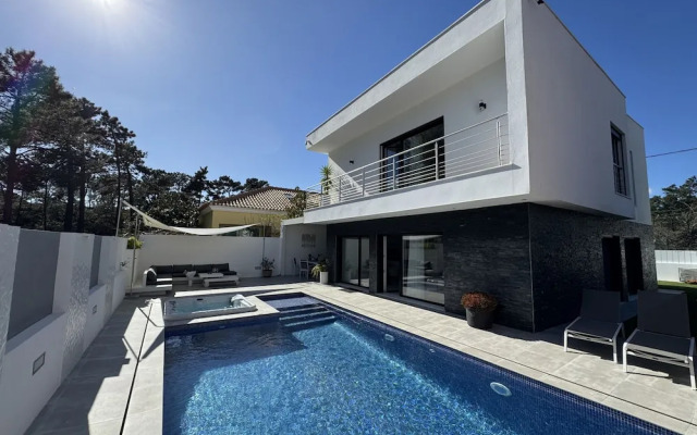 Paraty Villa by Cadenzalux