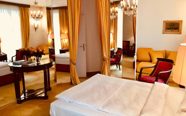 Opera Hotel