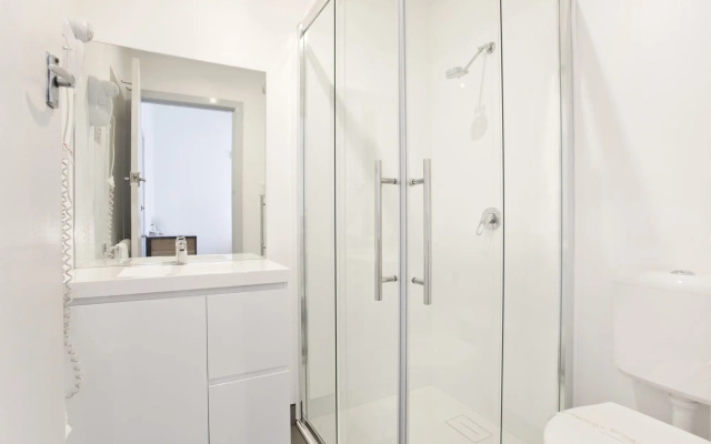 Tullah Lakeside Lodge