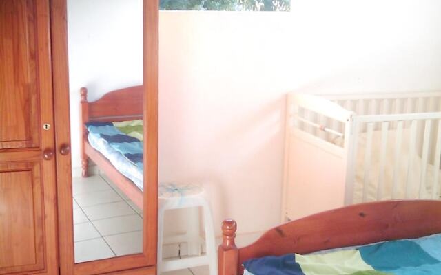 House With 2 Bedrooms in Le Moule, With Enclosed Garden and Wifi - 2 k