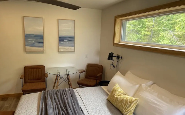 Stone Cove Waterfront Adults Only B&B