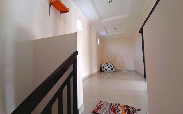 Safe House Bed and Breakfast - Hostel - Adults Ony