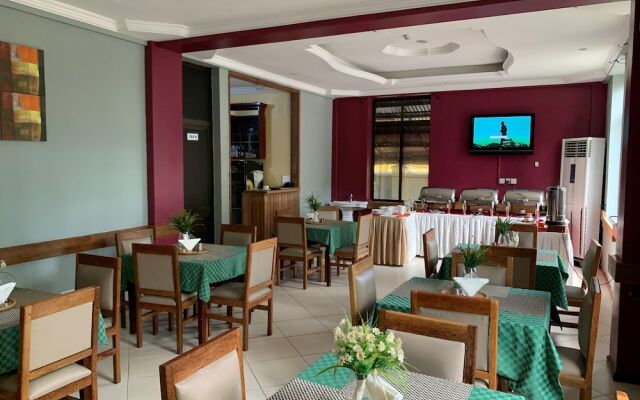 The Grand Villa Hotel