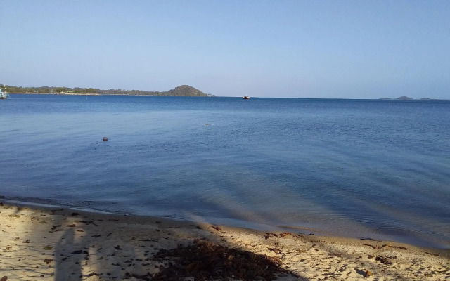 Jinta Beach Bungalow