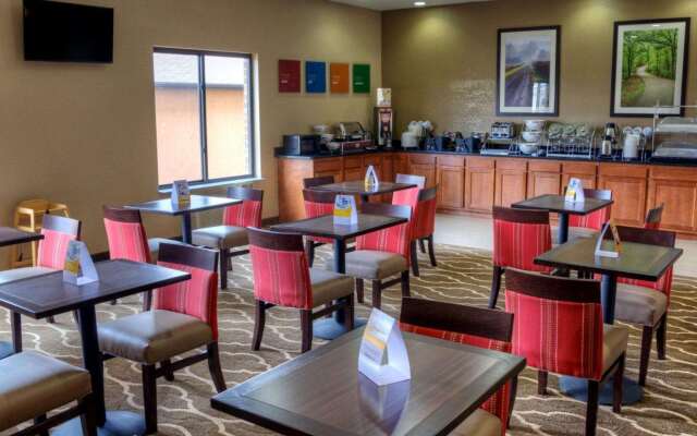 Comfort Suites Plymouth near US-30