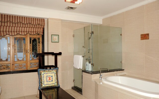 Lijiang Wangfu Hotel