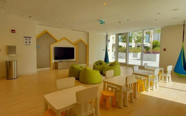 Executive 3BR Apt Creek Harbour