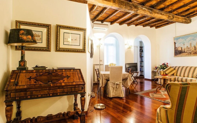 Clock Terrace House - FromHometoRome