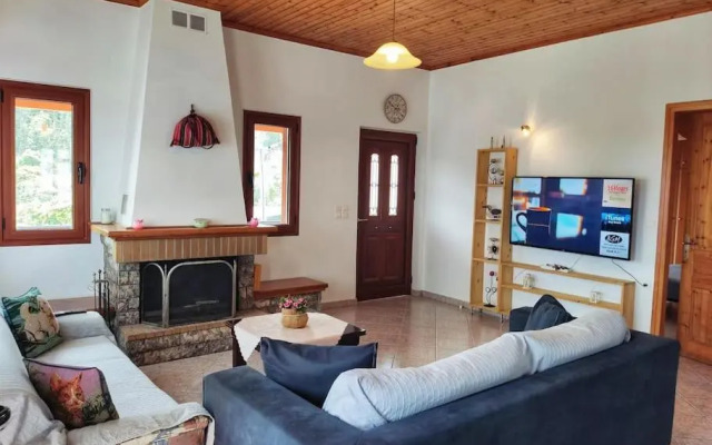 Koukos House surrounded by nature