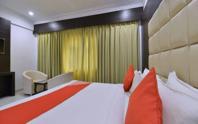 OYO 12694 Hotel Bauji Palace