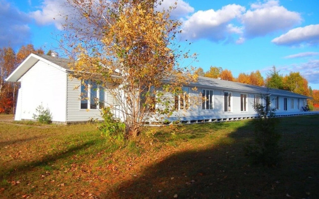 The Shores of Deer Lake