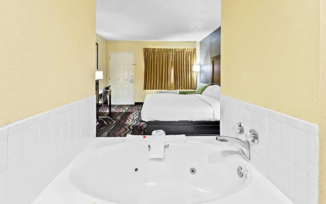 Quality Inn Grayson, KY
