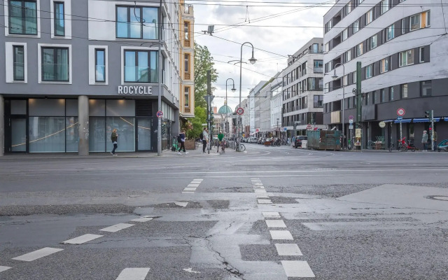 Schoenhouse Avenue by Limehome