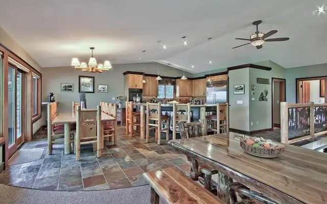 Wilderness Lodge - 5 Br Home