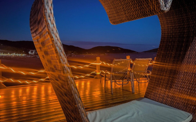 Luxo e Praia Exclusiva para Casal