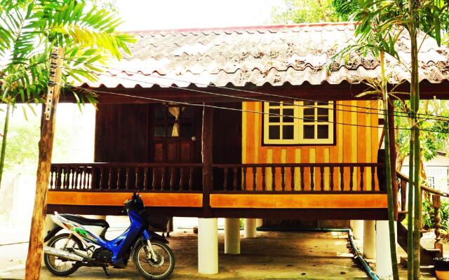 Kaengkrachan Riverside Resort And Camping