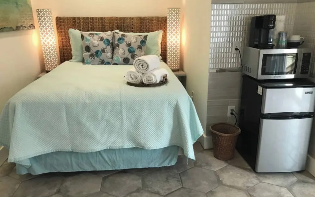 GIPH Mermaids Tale Sleeps 2 w Queen