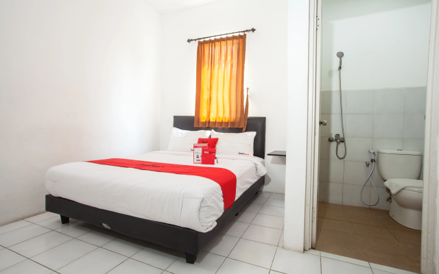 RedDoorz Plus near Galaxy Mall