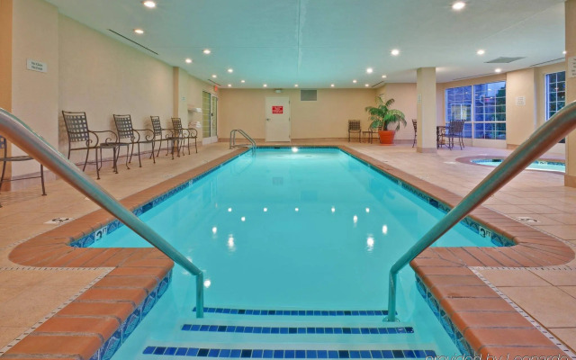 Candlewood Suites Indianapolis by IHG