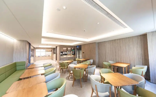 Ji Hotel(Shanghai Dning International Branch)