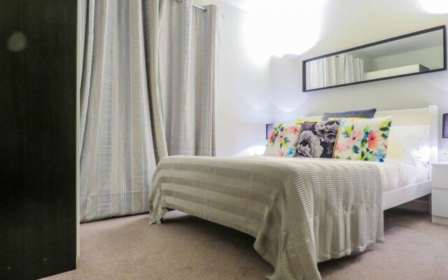 Tudors - Yellow Suite - Free Parking