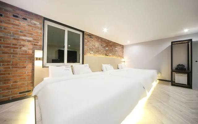 Masan First Class Hotel