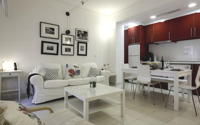 Blanc Apartment